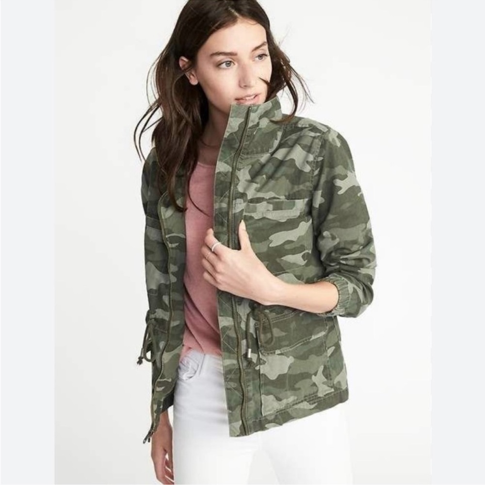 OLD NAVY Twill Field Camo Jacket with Adjustable waist Women’s Small